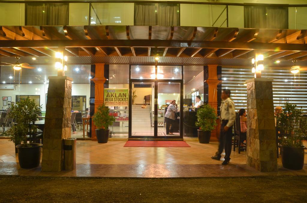 The Premiere Business Hotel Kalibo Buitenkant foto