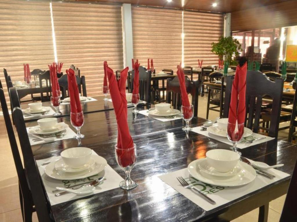 The Premiere Business Hotel Kalibo Buitenkant foto
