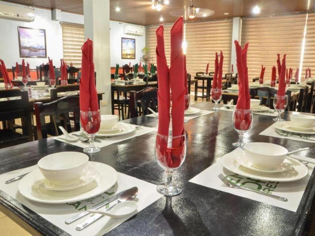 The Premiere Business Hotel Kalibo Buitenkant foto
