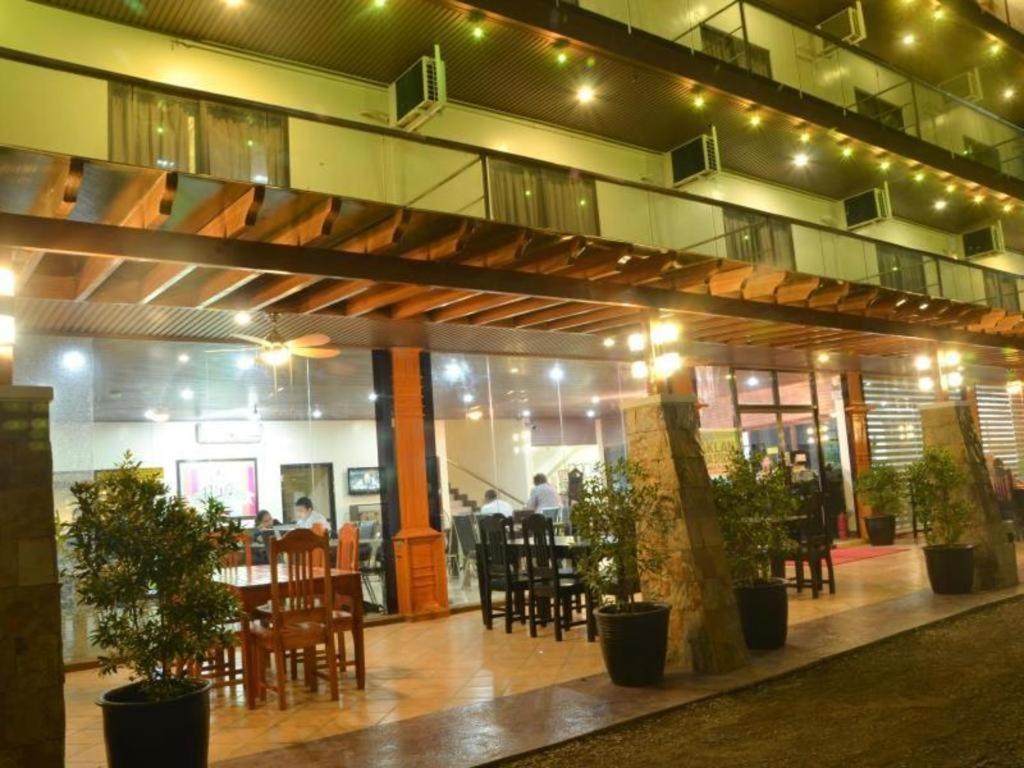 The Premiere Business Hotel Kalibo Buitenkant foto