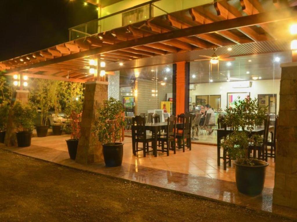 The Premiere Business Hotel Kalibo Buitenkant foto