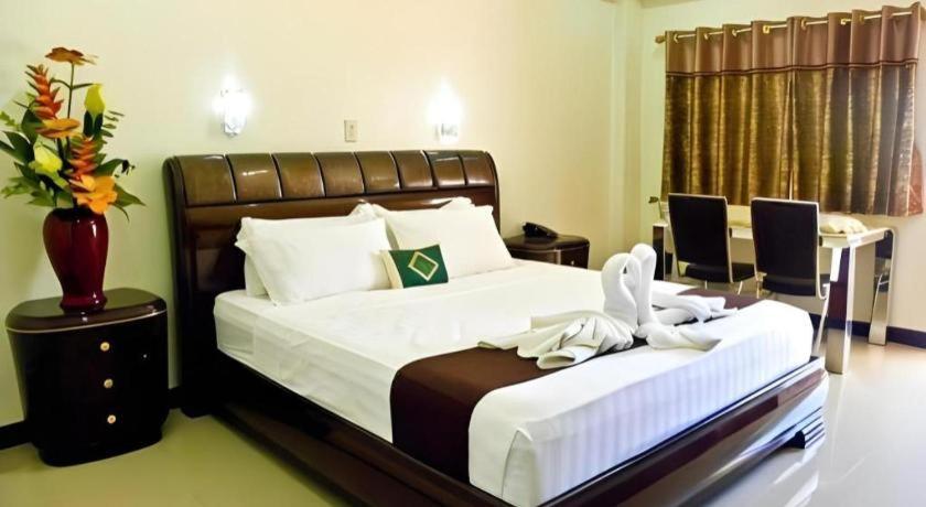 The Premiere Business Hotel Kalibo Buitenkant foto