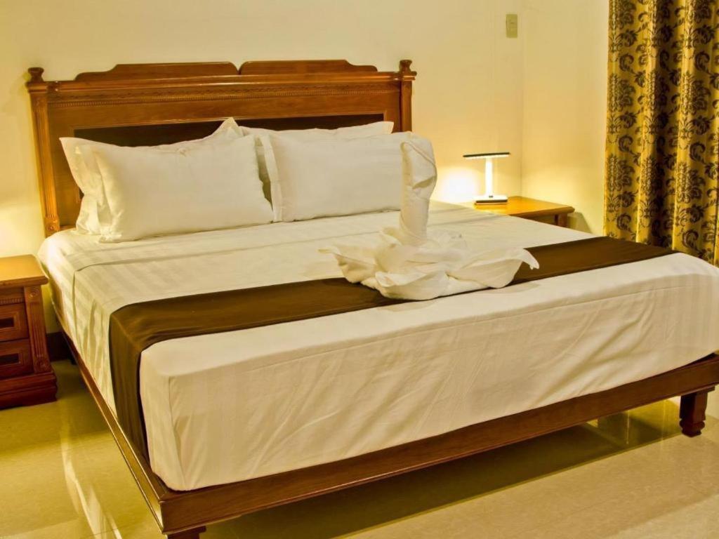 The Premiere Business Hotel Kalibo Buitenkant foto