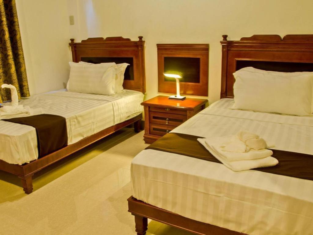 The Premiere Business Hotel Kalibo Buitenkant foto